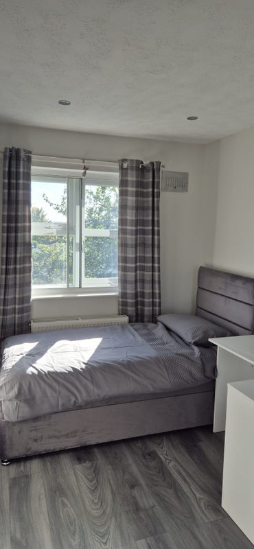Room Eccles New Road in Salford