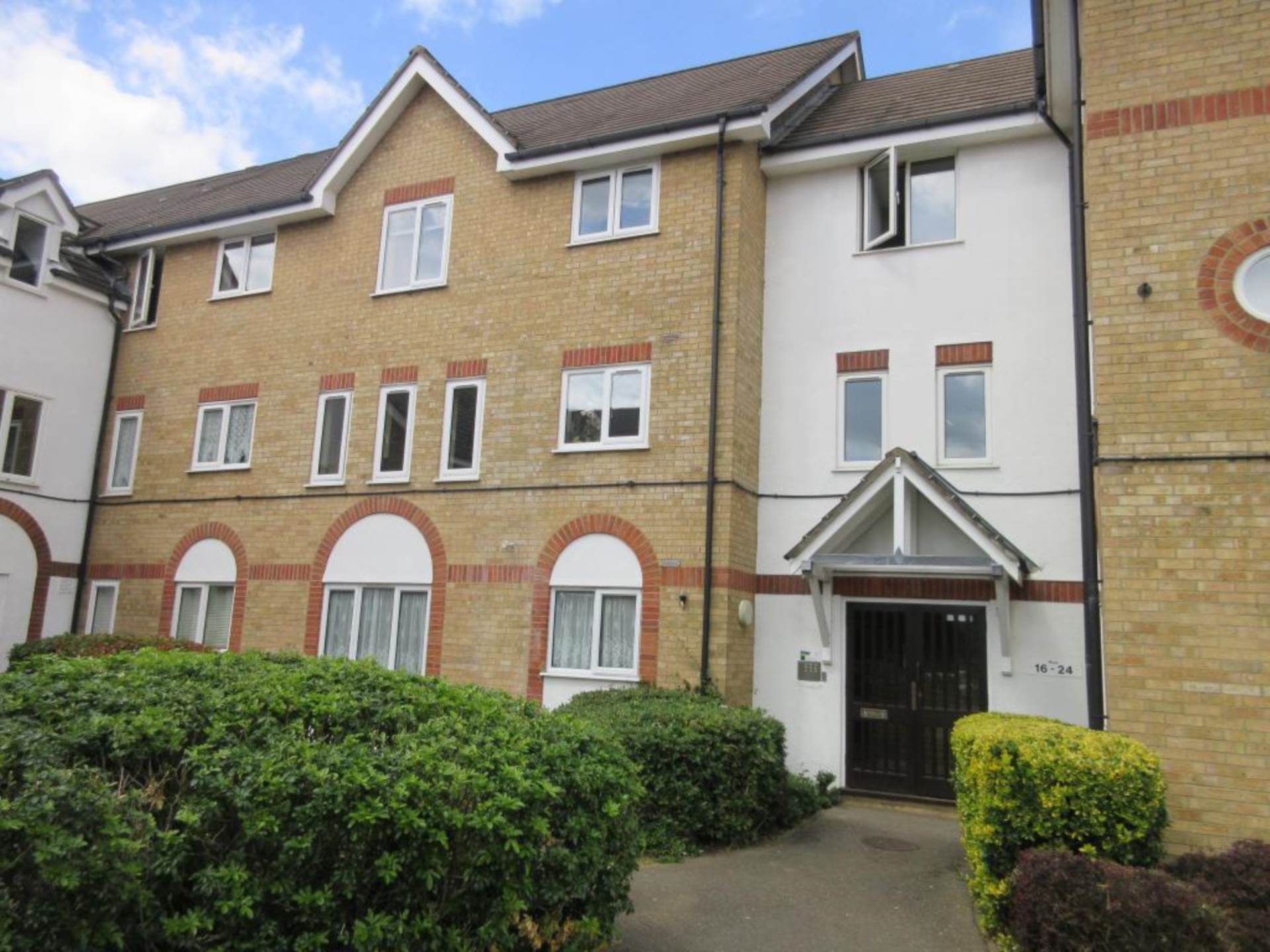 Flat Cambridge Road in Southend-on-Sea