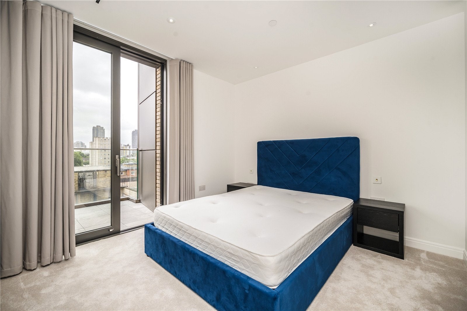 Flat Dingley Road in Greater London