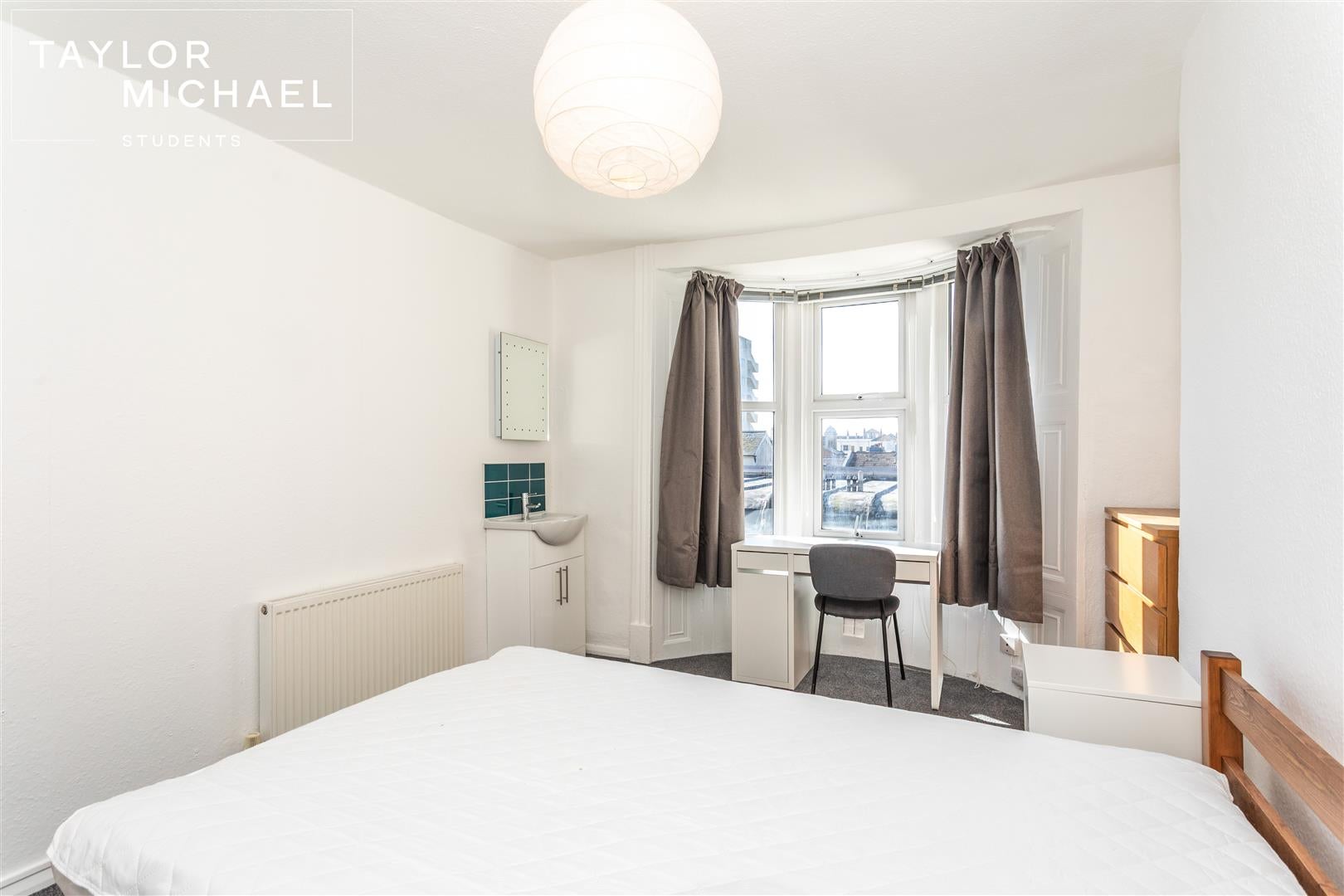 Room Bedford Square in Brighton