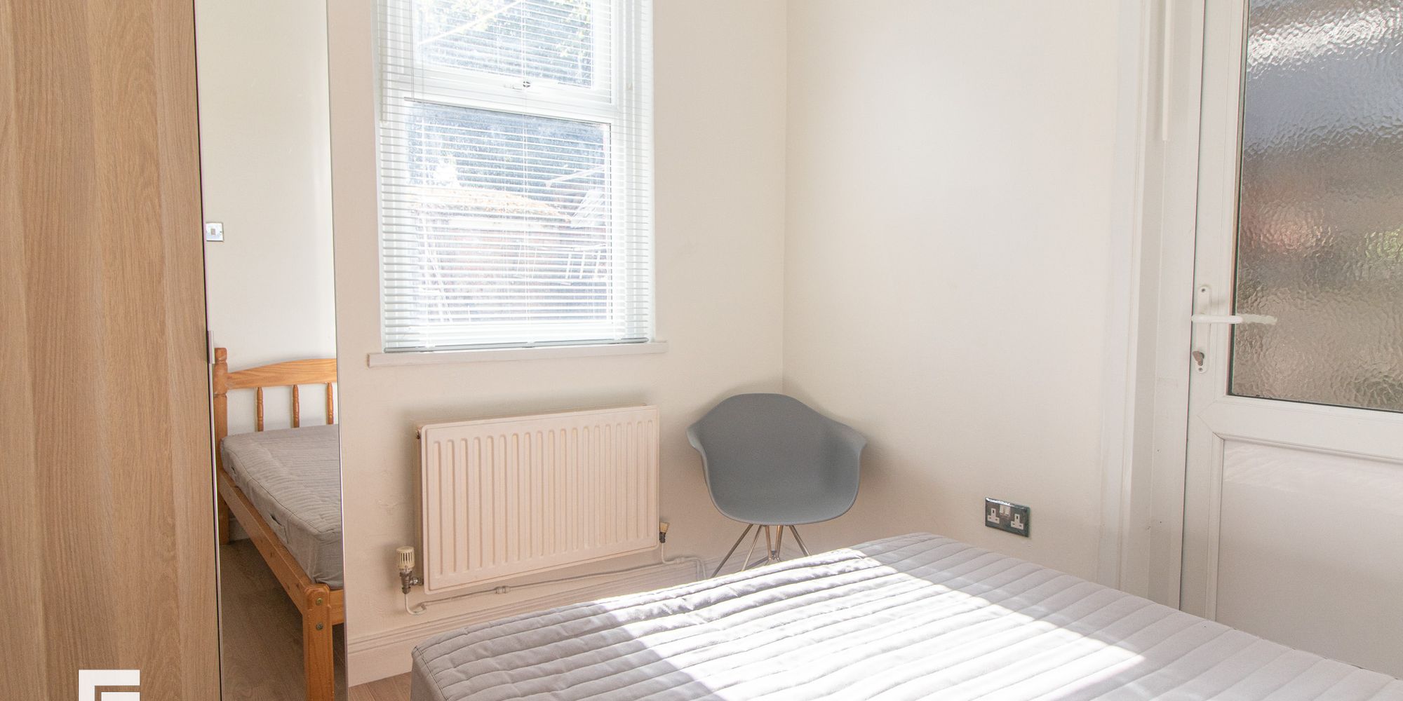 Flat Romilly Crescent in Cardiff