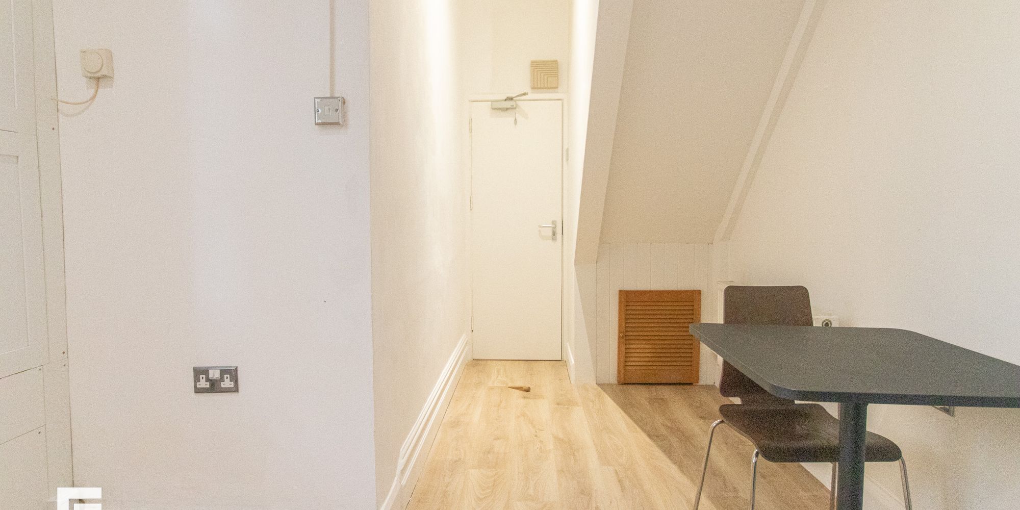 Flat Romilly Crescent in Cardiff