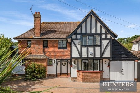 House Pine Tree Close in Greater London