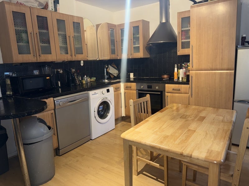 Room Whitnell Way in Greater London