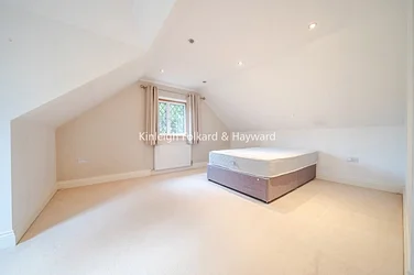 Flat Croydon Road in London