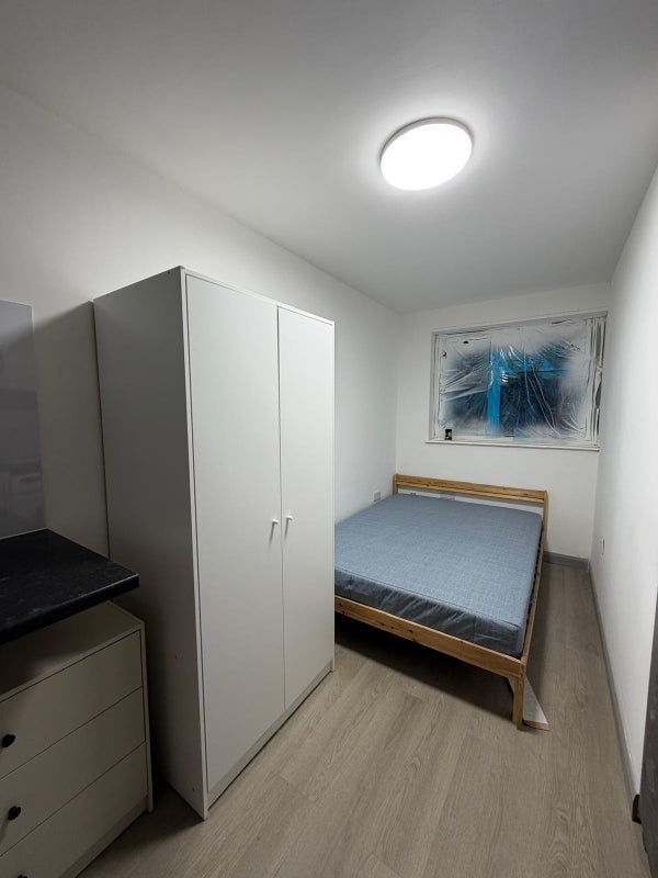 Flat Spackmans Way in Slough