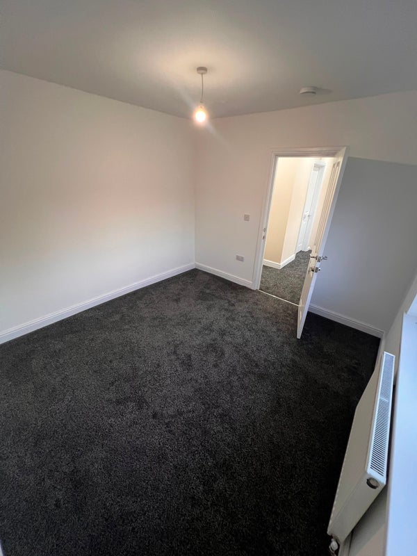 Room Stourbridge Road in Brierley Hill