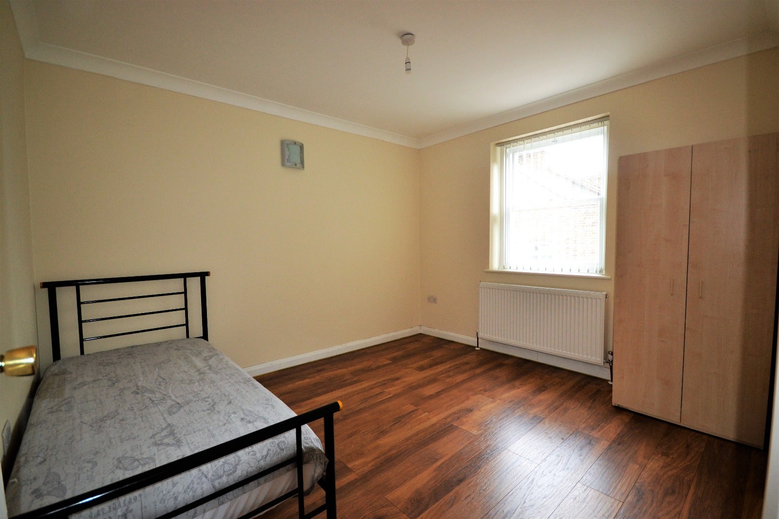 Flat Jansons Road in Greater London