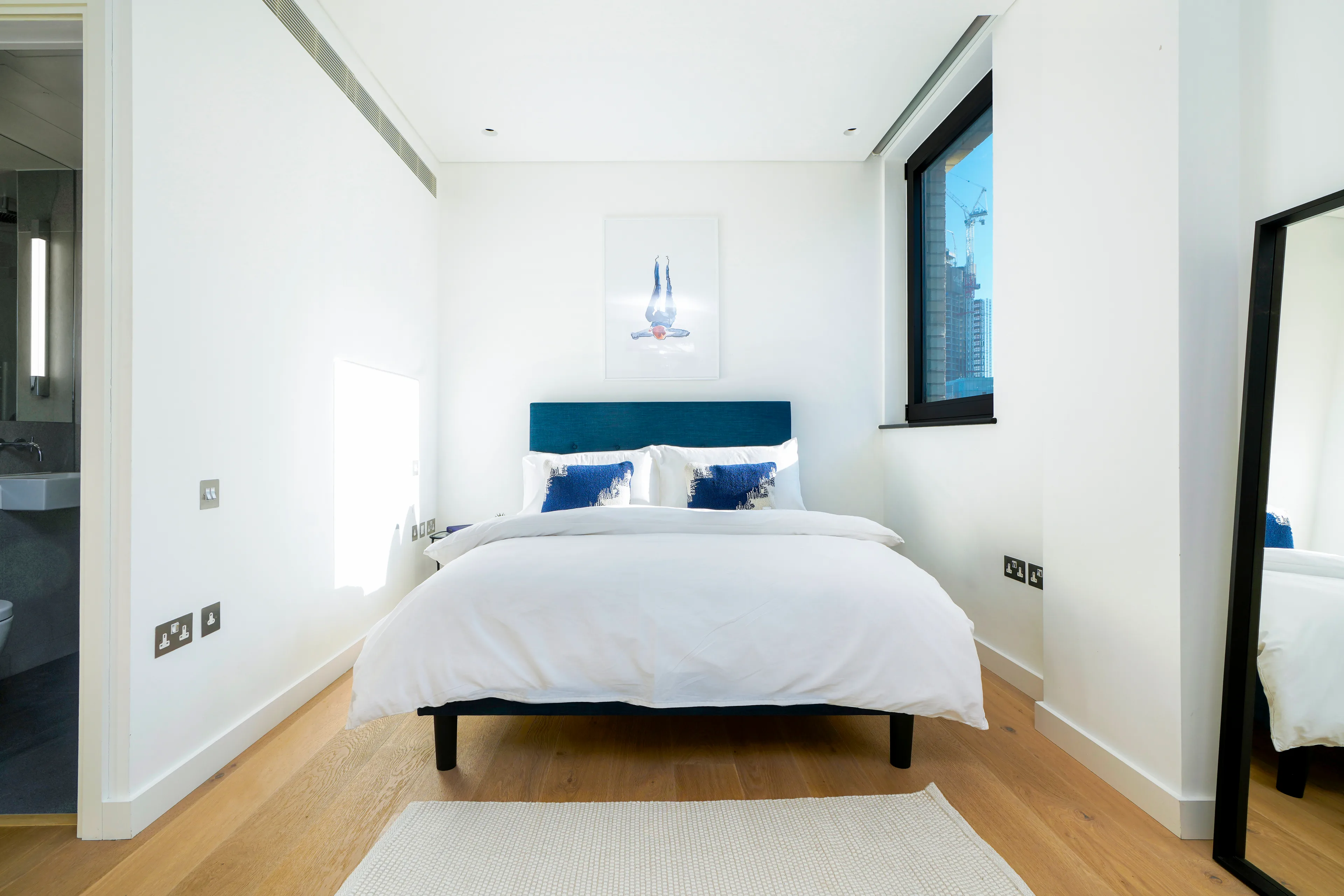 Flat Mark Street in Greater London