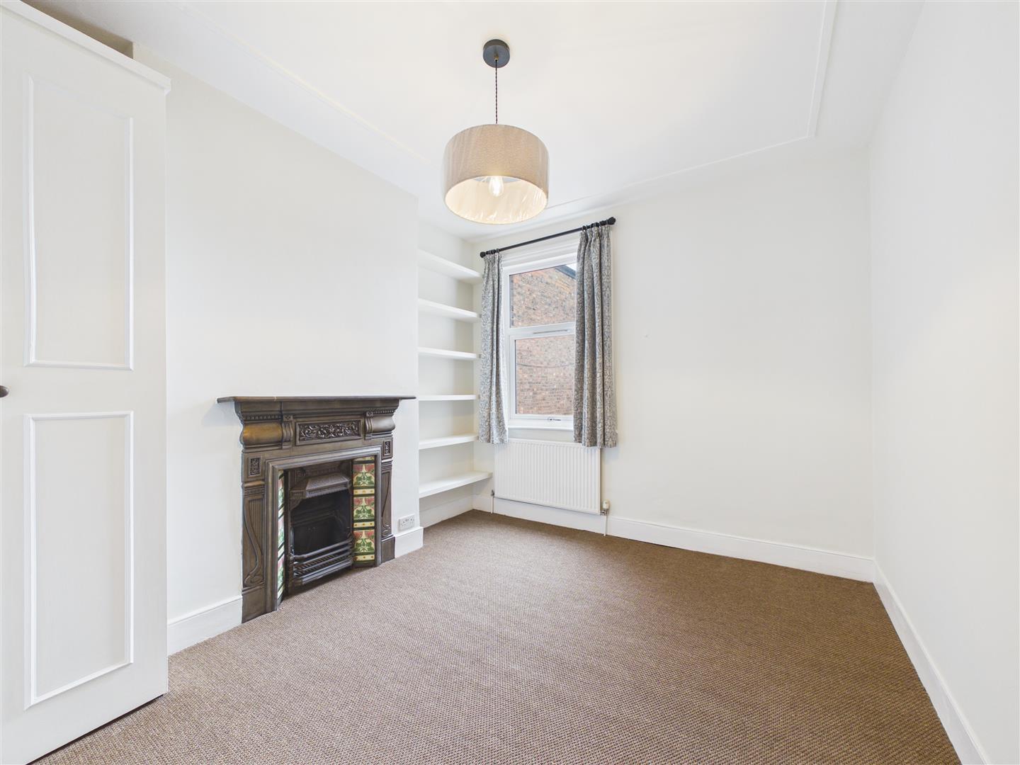 Flat Maldon Road in Greater London