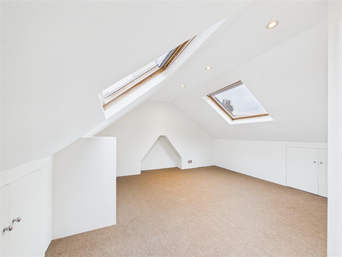 Flat Maldon Road in Greater London