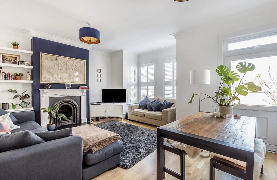 Flat Clock House Road in Greater London