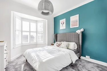 Flat Clock House Road in Greater London
