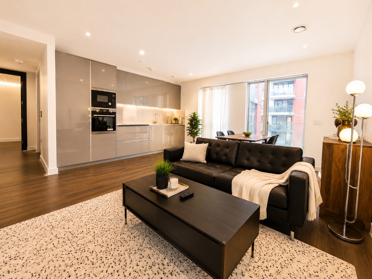 Flat Lanchester Way in Greater London
