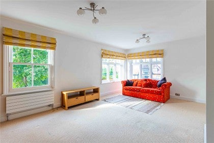 House Grange Lane in Hertsmere