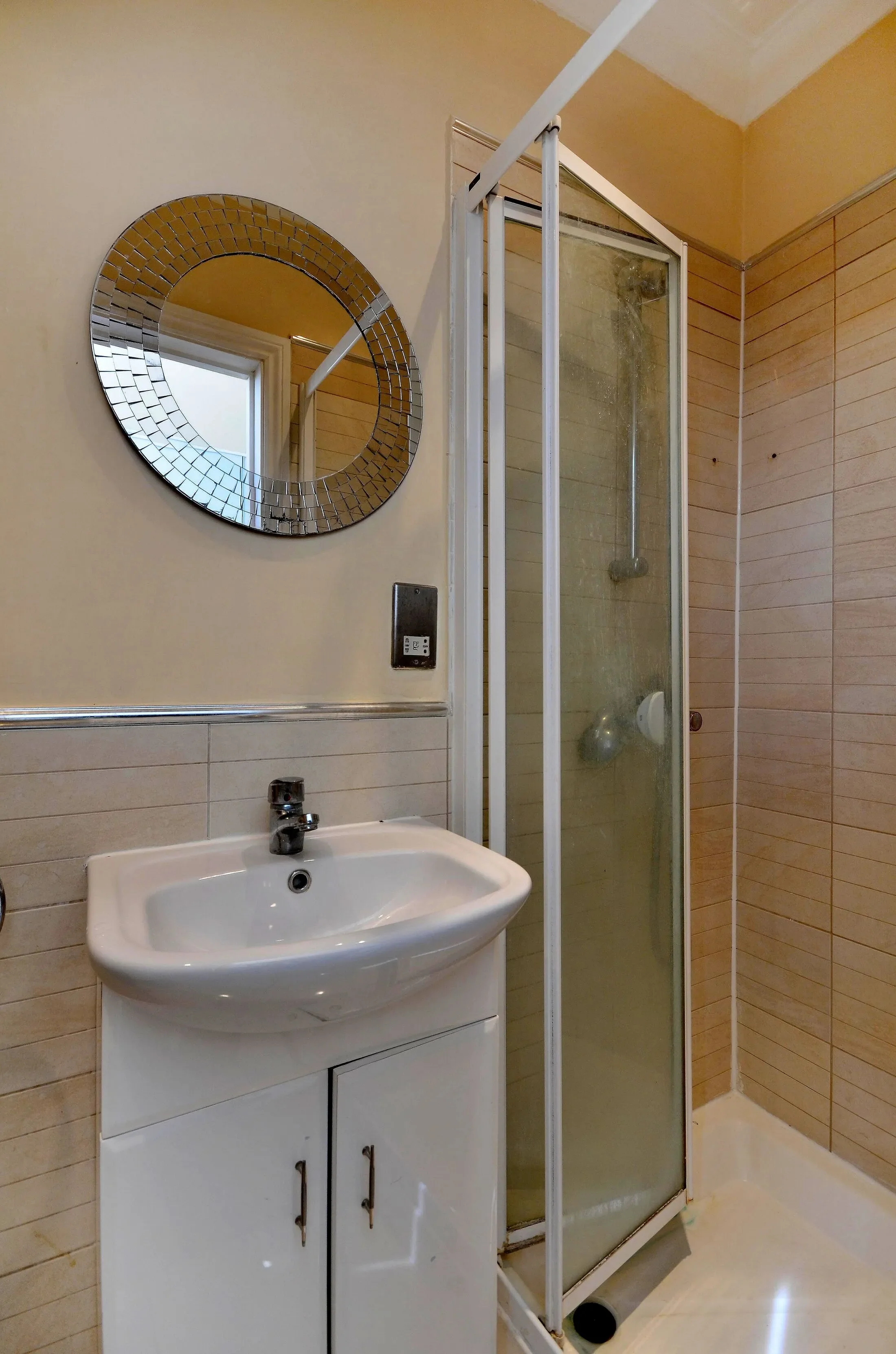 Flat Garway Road in City of Westminster