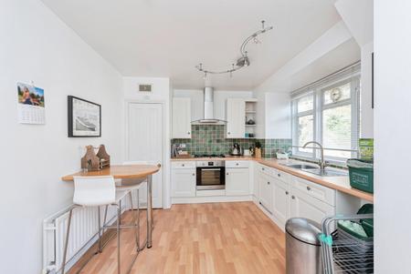 Flat Petersham Road in Greater London