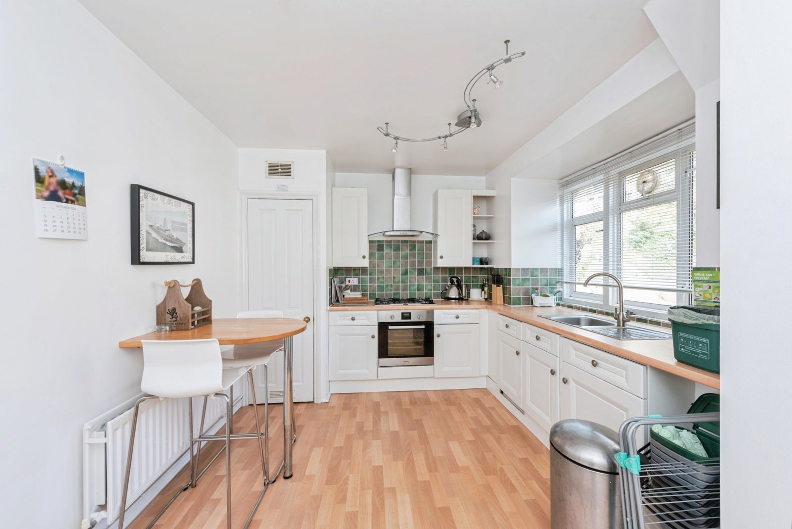 Flat Petersham Road in Greater London