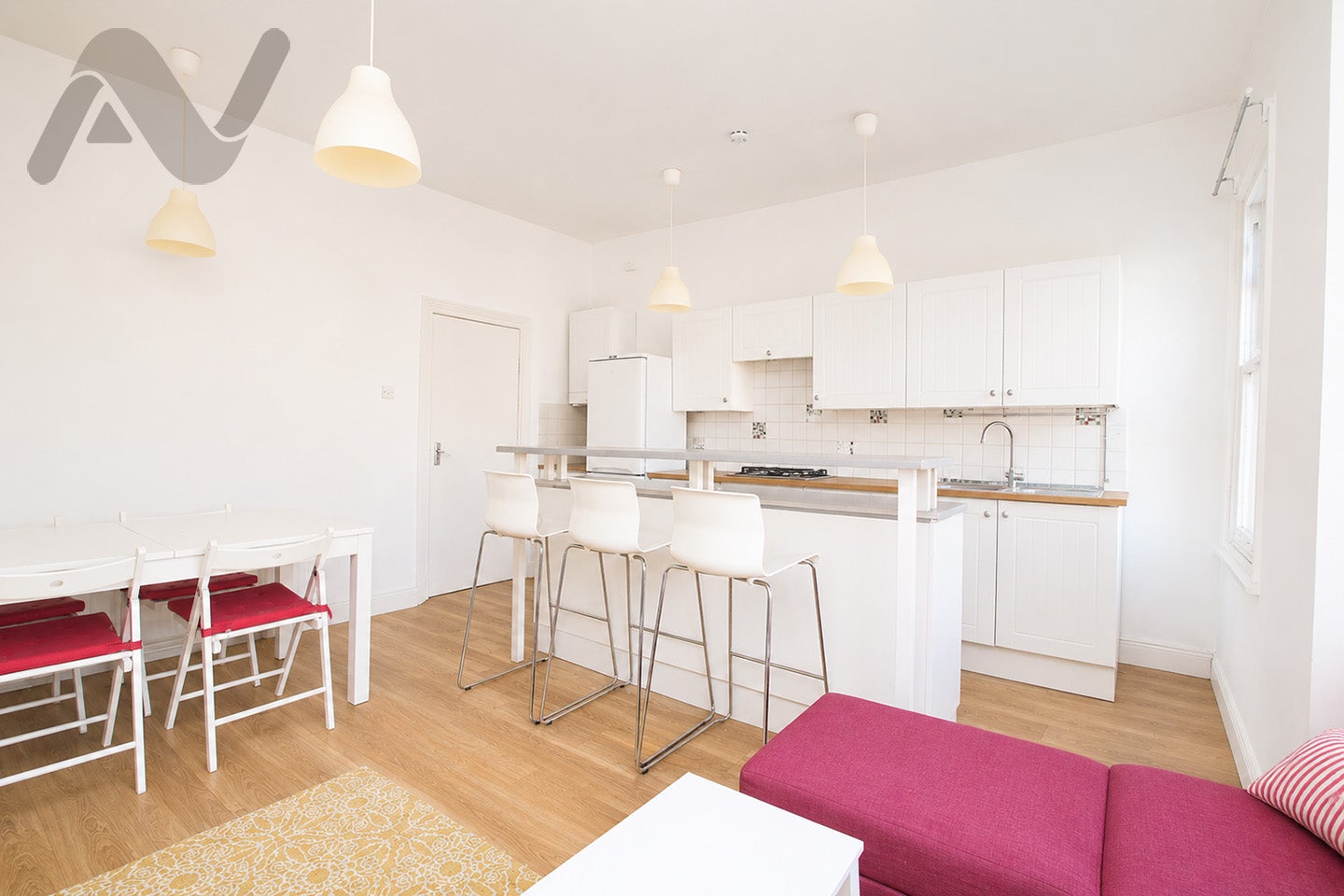 Flat Middle Lane in Greater London