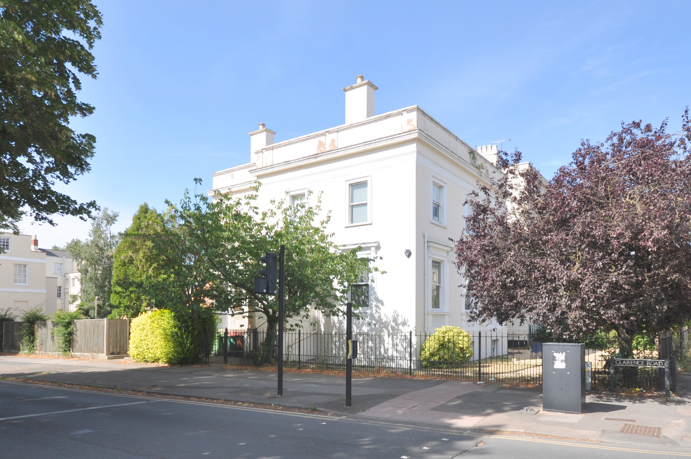 Flat Clarence Road in Cheltenham