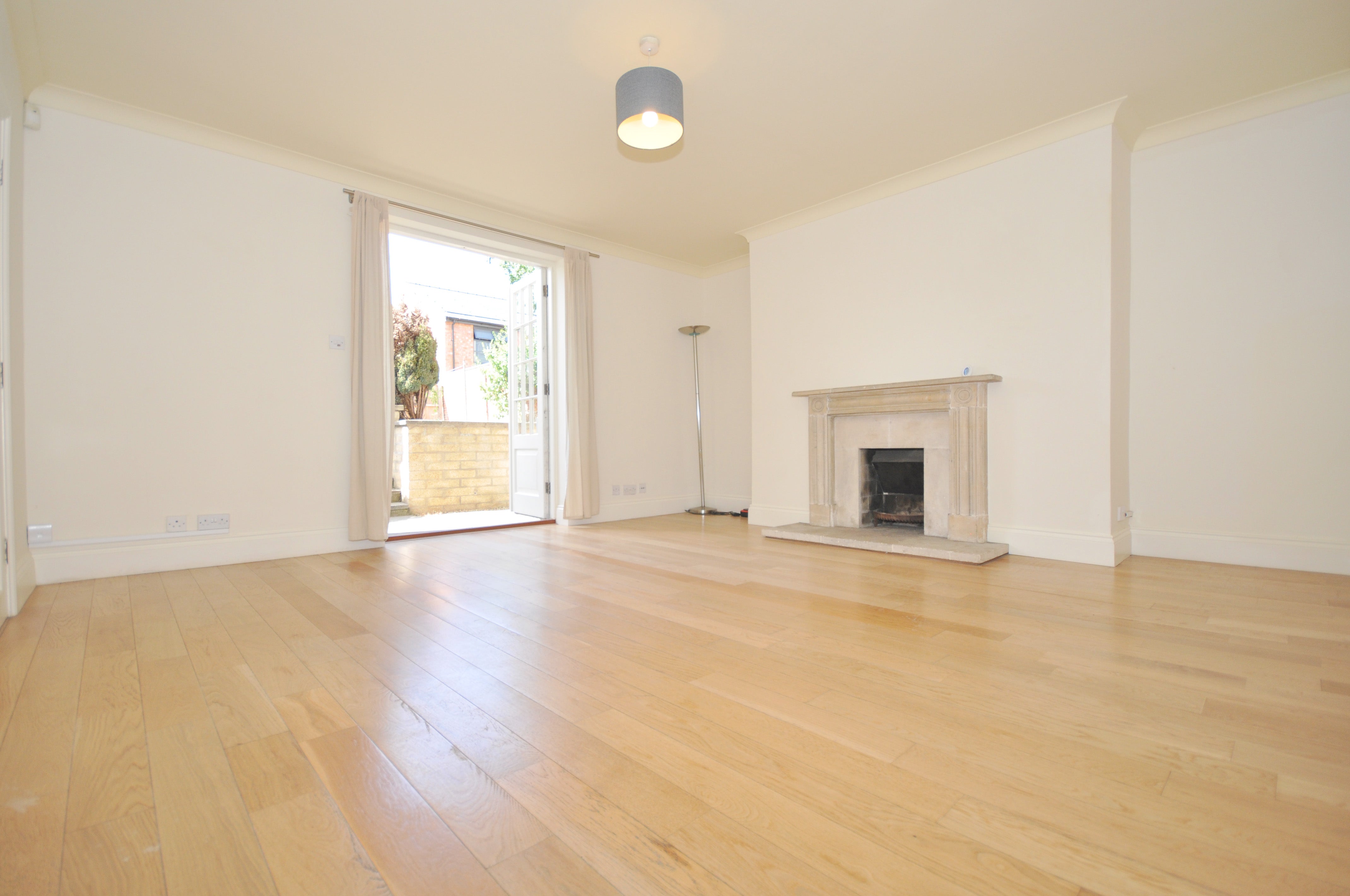 Flat Clarence Road in Cheltenham