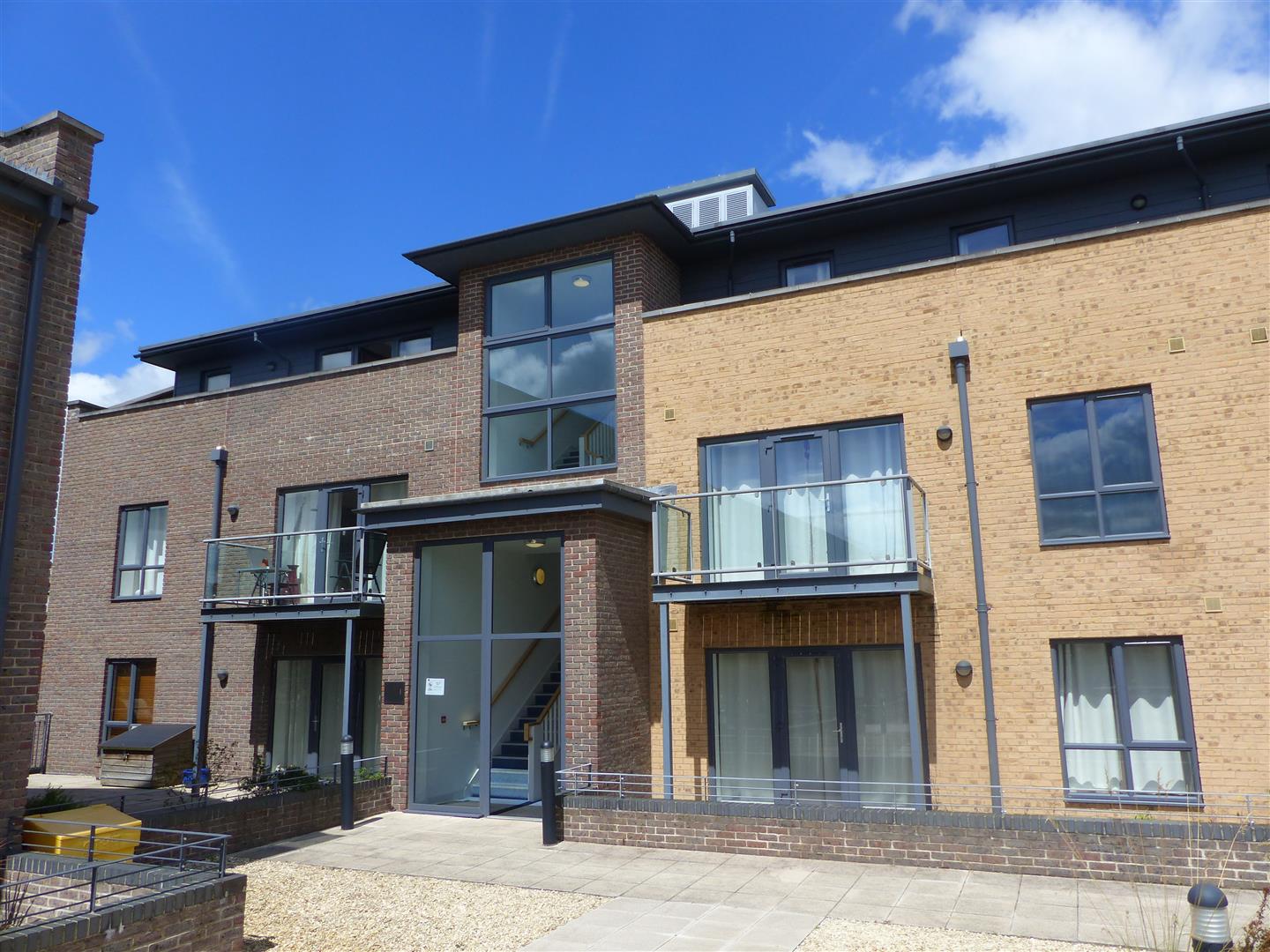 Flat Fire Fly Avenue in Swindon