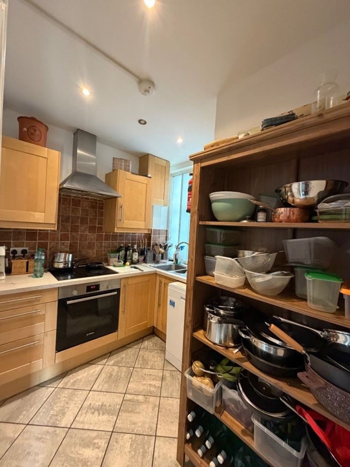 Room Queensway in City of Westminster