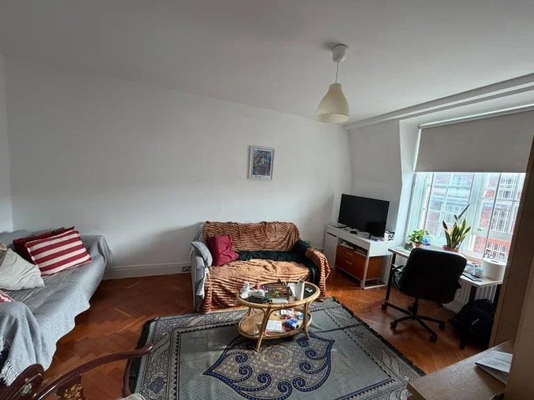 Room Queensway in City of Westminster