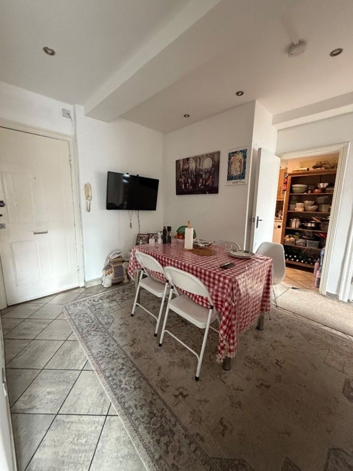 Room Queensway in City of Westminster