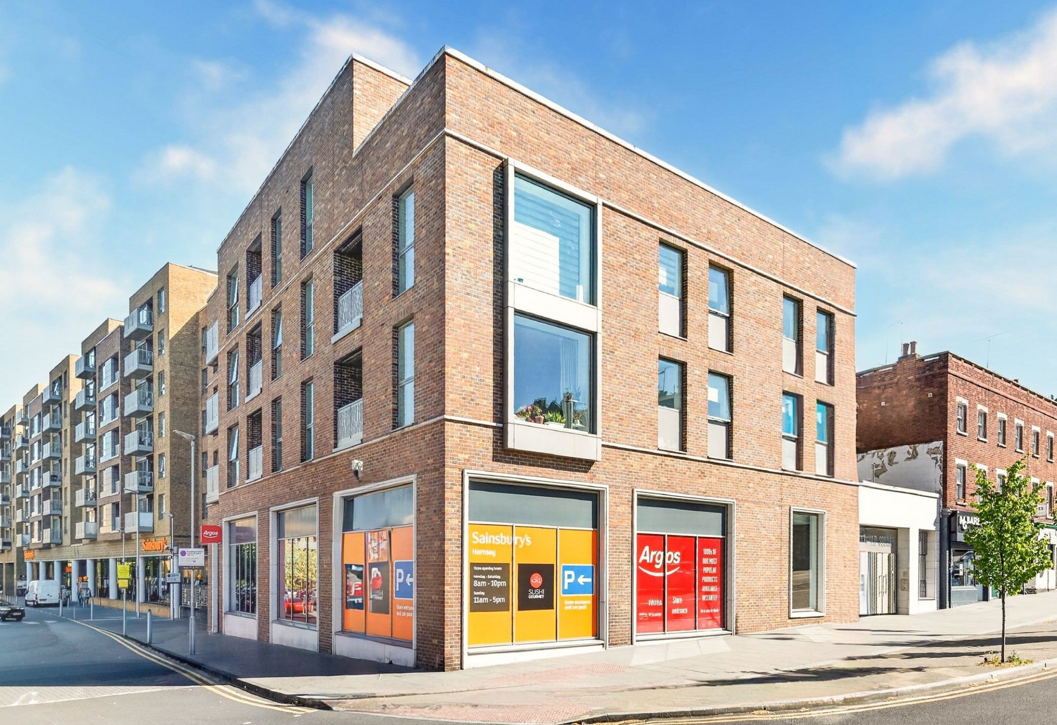 Flat High Street in Greater London