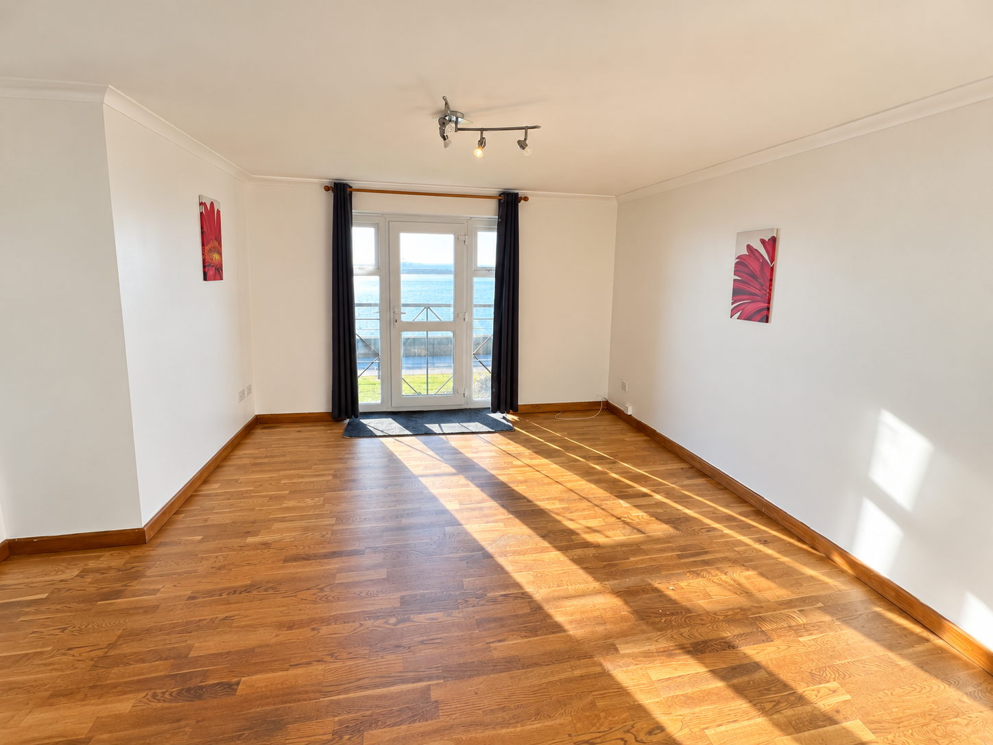 Flat Lewes Close in Grays