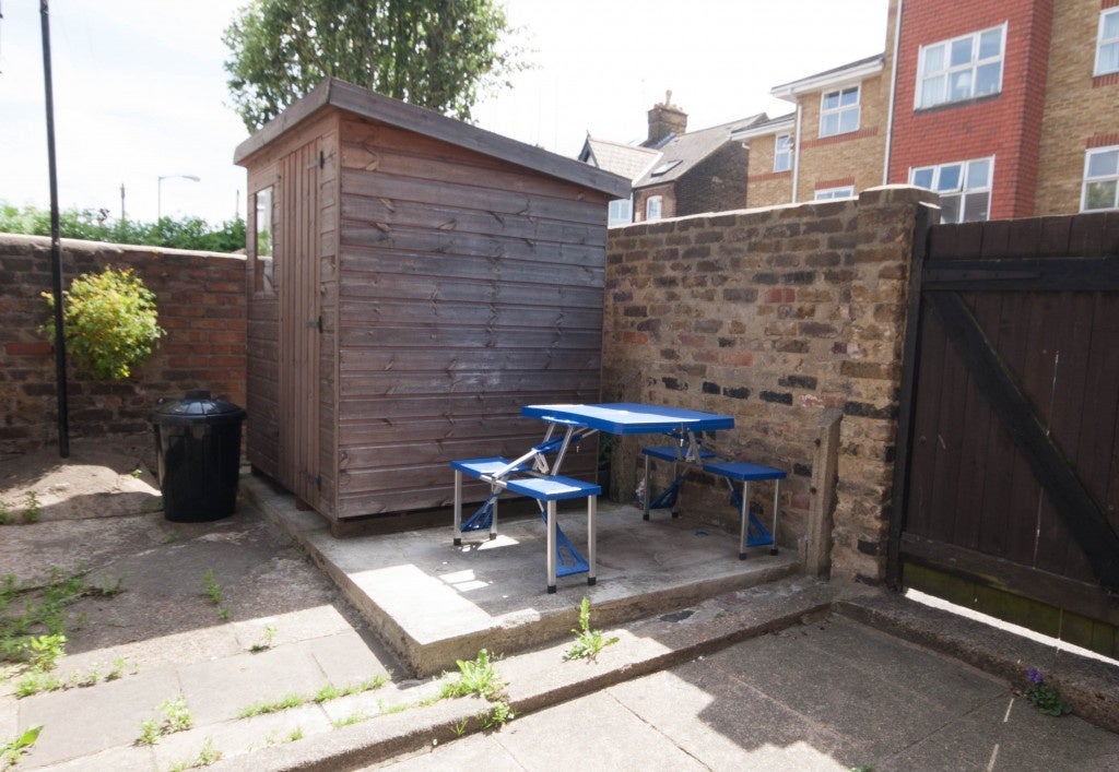 House Merton Road in Greater London