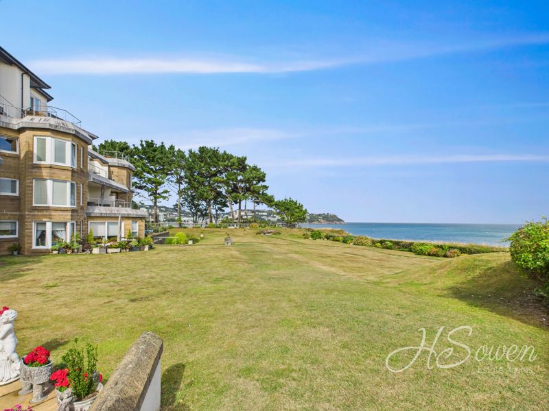 Flat Cliff Road in Torquay