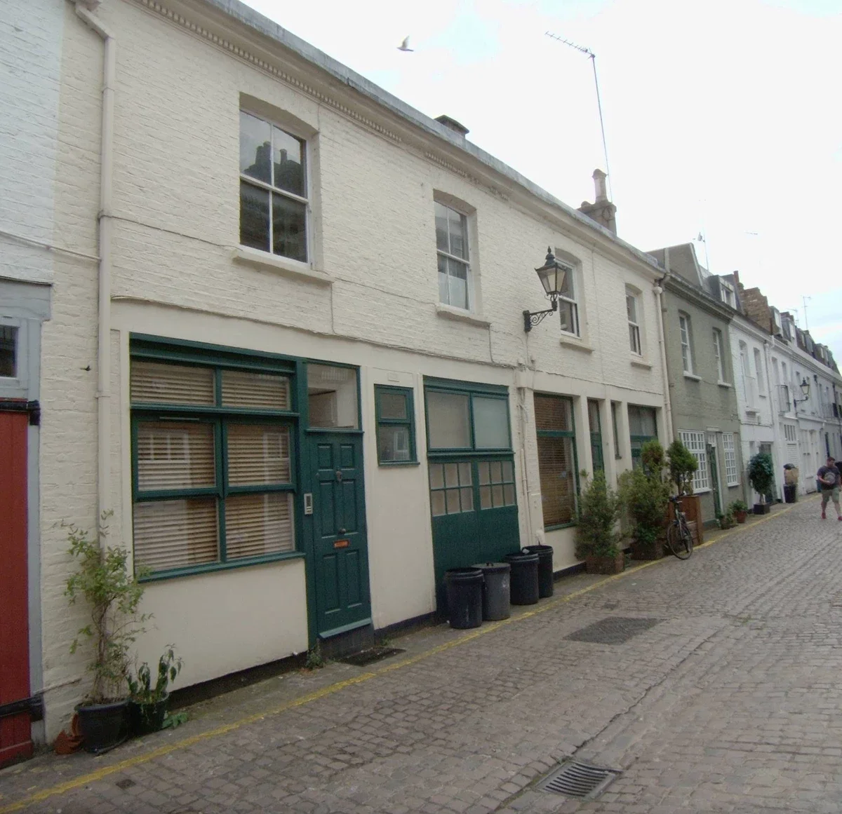 Flat Radley Mews in Greater London