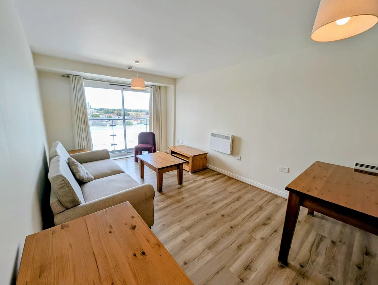 Flat Tilley Road in Greater London