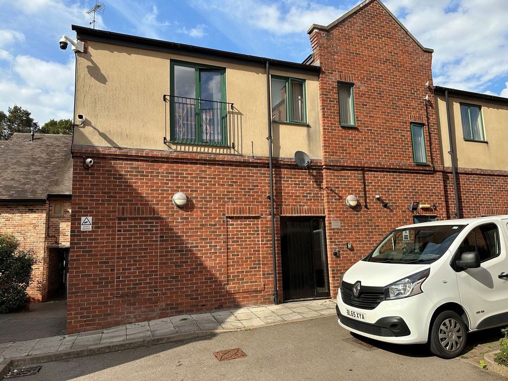 Flat Priory Street in Coventry