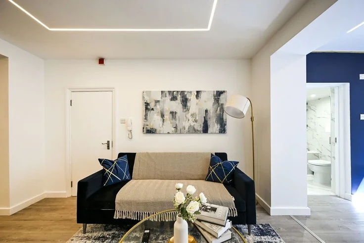 Flat Caledonian Road in Greater London