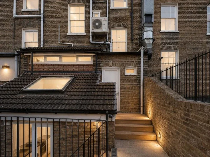 Flat Caledonian Road in Greater London