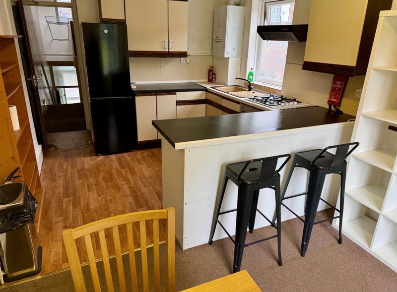 Room Frobisher Road in Greater London
