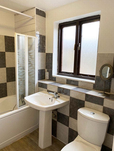Room Chapter Close in Greater London