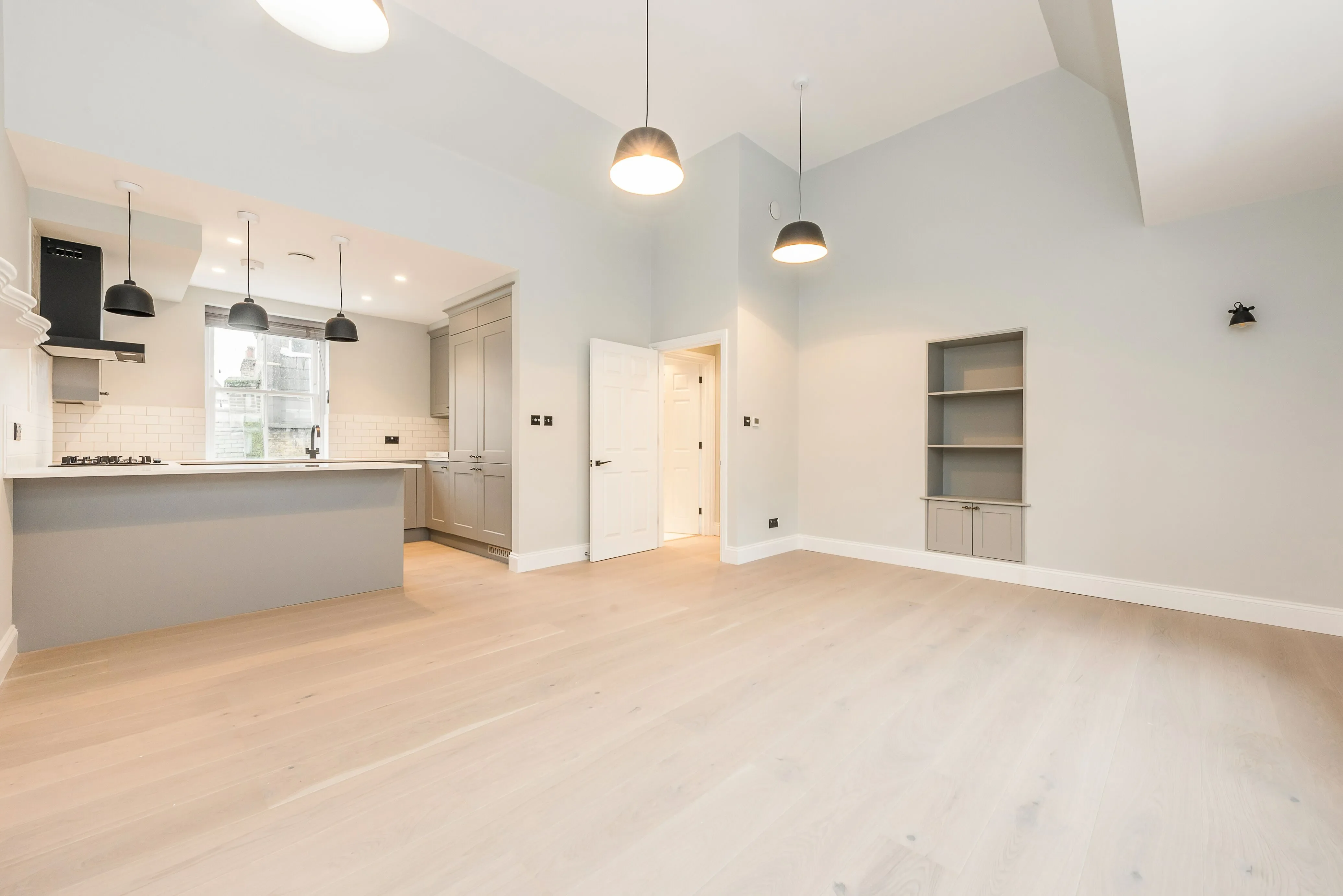 Flat Shaftesbury Avenue in City of Westminster