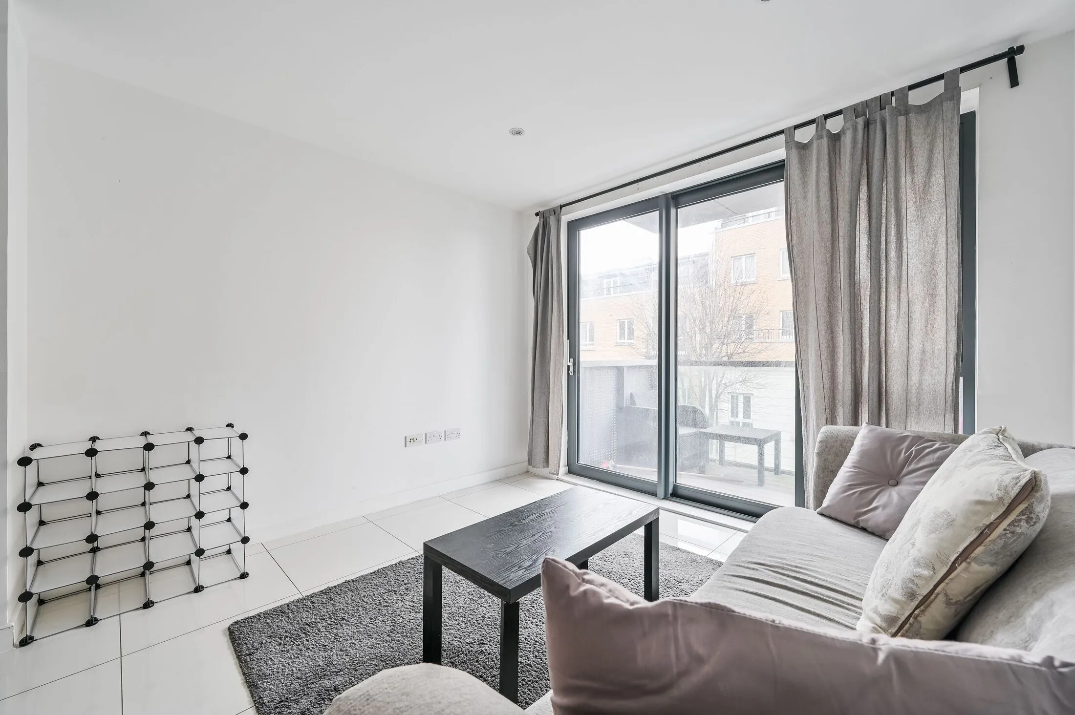 Flat Ben Jonson Road in Greater London