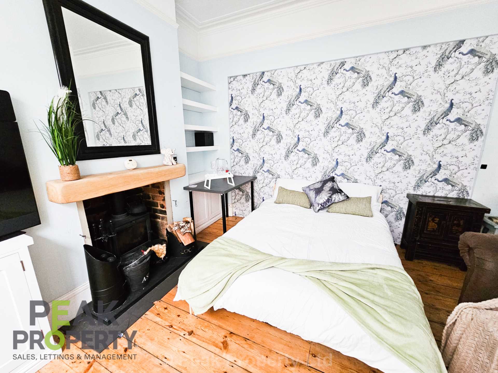 Room Gordon Road in Southend-on-Sea