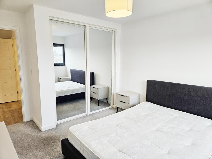 Flat Leacon Road in Ashford