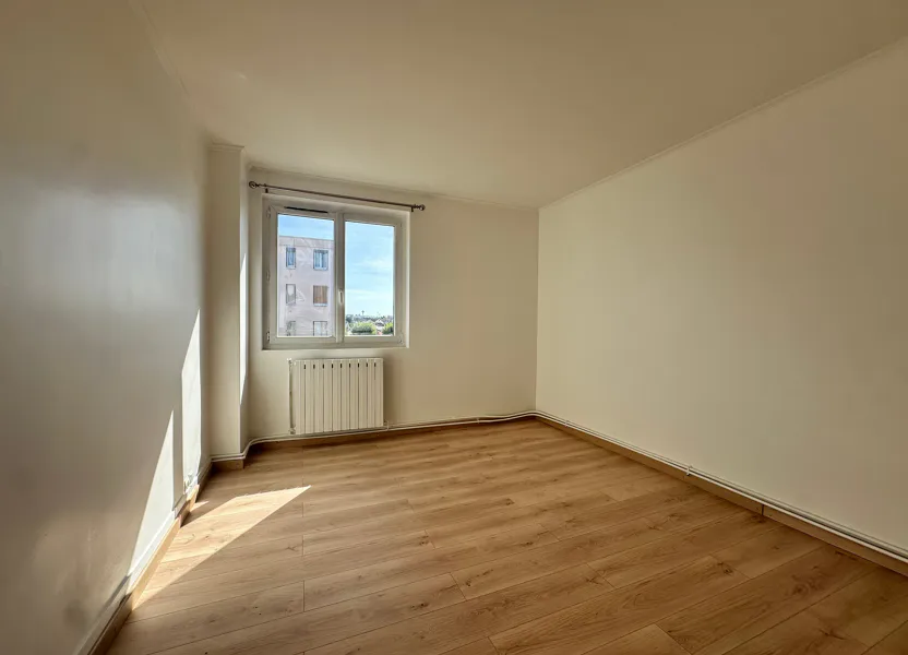 Flat Square Jean Mermoz in Le Blanc-Mesnil