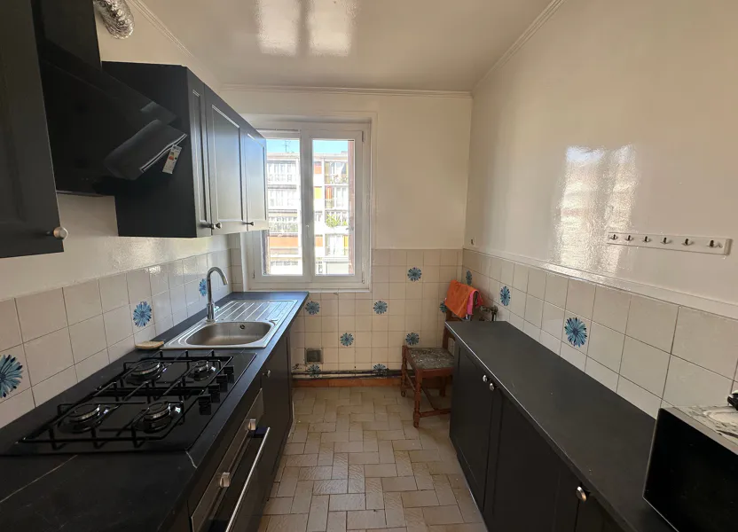 Flat Square Jean Mermoz in Le Blanc-Mesnil
