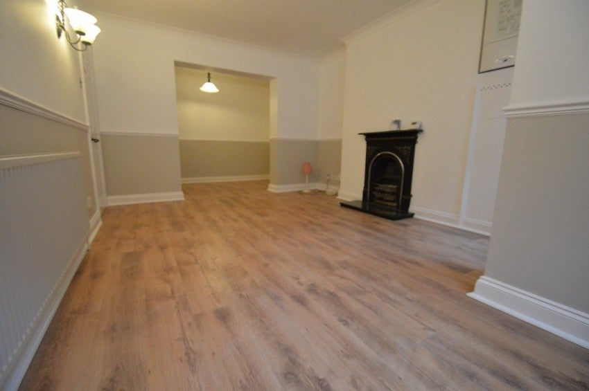 Flat Upton Park in Slough
