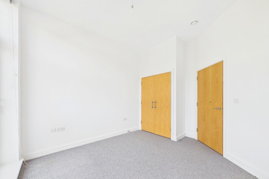 Flat Knoll Road in Surrey Heath