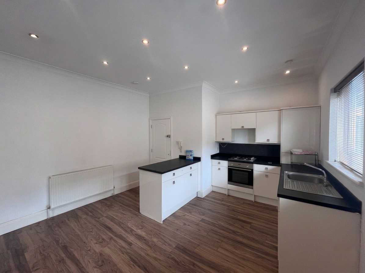 Flat Finchley Road in Southend-on-Sea