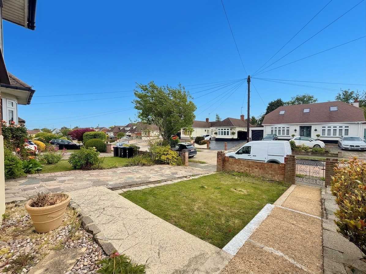 House Woodcutters Avenue in Southend-on-Sea